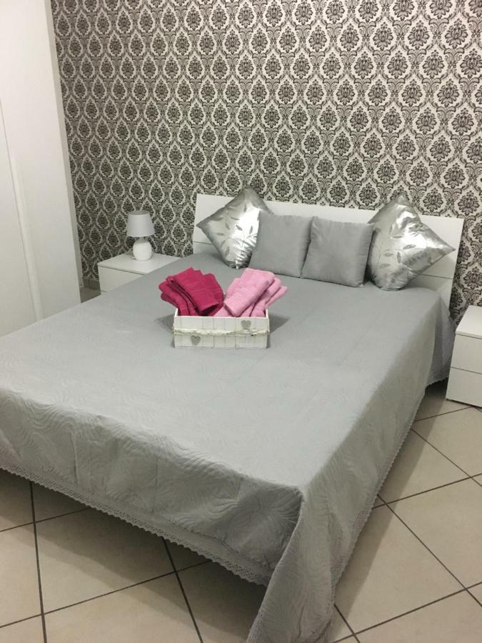 Lisa'S House Apartment Наполи Екстериор снимка