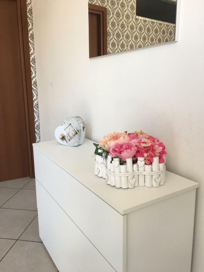Lisa'S House Apartment Наполи Екстериор снимка