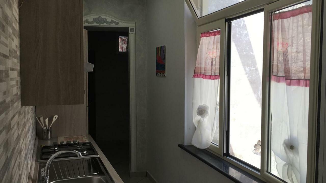 Lisa'S House Apartment Наполи Екстериор снимка