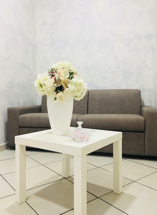 Lisa'S House Apartment Наполи Екстериор снимка